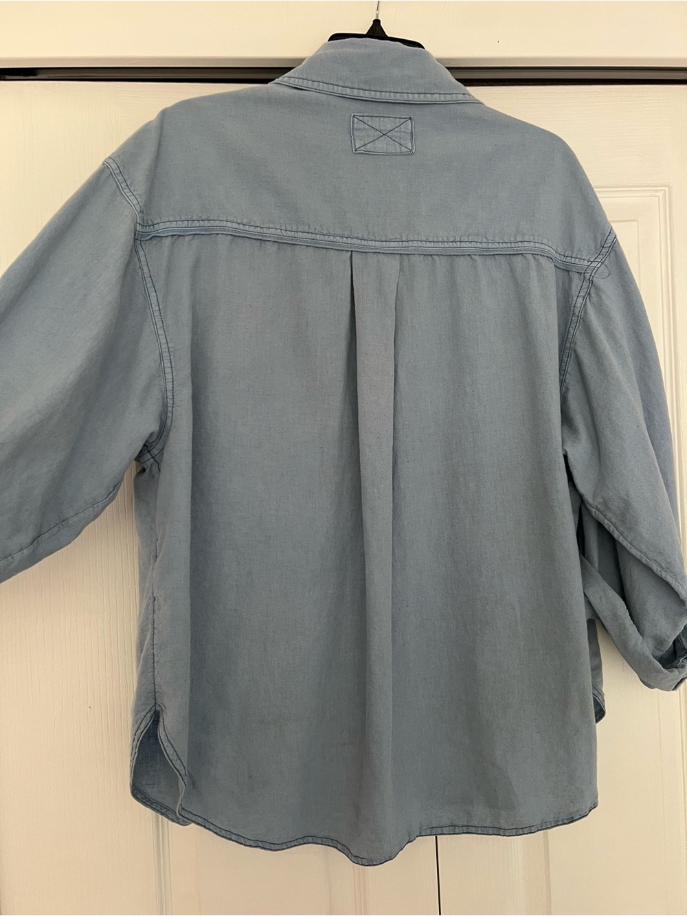 Free People Made for Sun Oversized Button-Up Shirt in Faded Denim size M - Picture 4 of 6